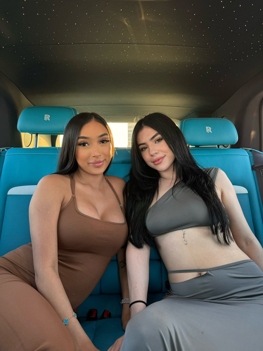 mommyvalee's tweet photo. Backseat bandits🙈 💦 #momsonOF https://t.co/cudHk4nxvf