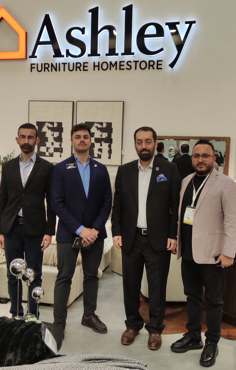 BioNanoTeam's tweet photo. Dünyanın en büyük mobilya üreticilerinden Ashley Furniture firmasının yöneticileri ile görüştük.

@AshleyHomeStore https://t.co/JpjUk6FWXp