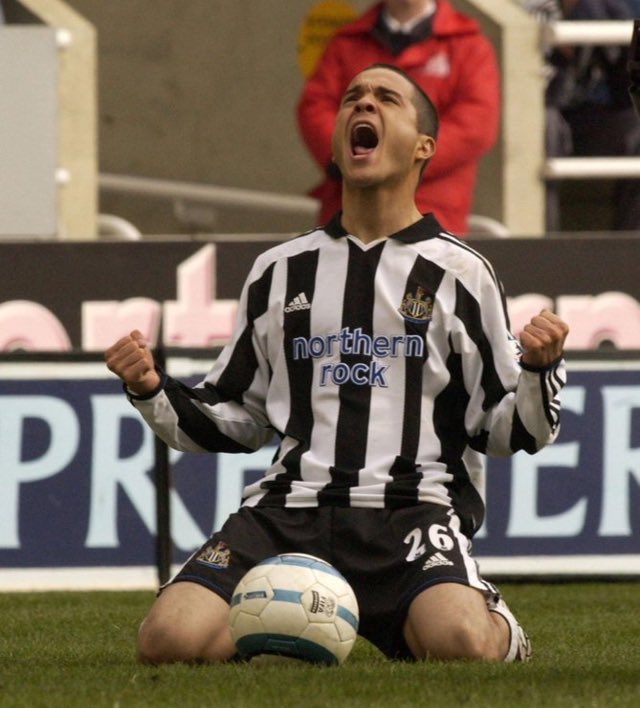 Pesgrau's tweet photo. “Ain que é feio comemorar o título do Newcastle pq é modinha”

Eu que acompanho esse time desde a infância quando meu ídolo era Santiago Muñez: https://t.co/6FppN93nyi