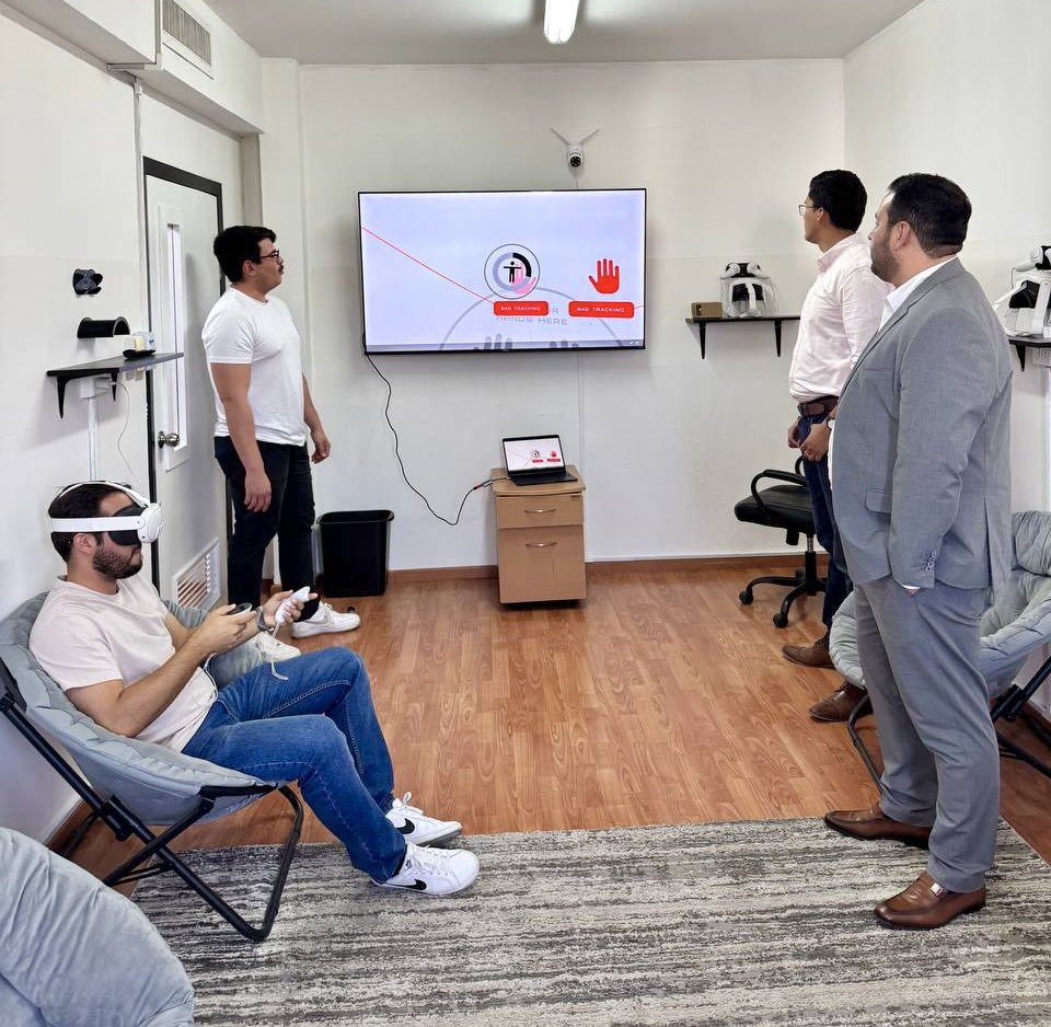 ManuelScott07's tweet photo. Tuvimos el honor de visitar DIMEX, un organismo sin fines de lucro que promueve el conocimiento STEAM en México. ¡Juntos seguimos impulsando la educación en Ciencia, Tecnología, Ingeniería, Arte y Matemáticas para un futuro más brillante! 🚀 #STEAM #DIMEX #Educación #México https://t.co/1nmH8l2BeF