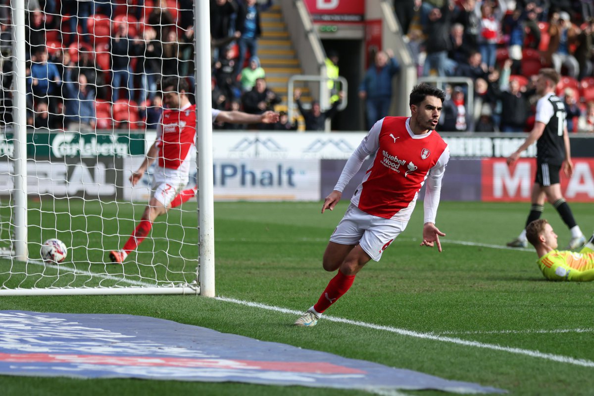 paulm_davis's tweet photo. A fast exit, an apology and the mystery of the 'allocated marker' ... the story of #rufc 1 Exeter City 1.
https://t.co/ZeJiQU6hp5 https://t.co/2SJcCkc5LB