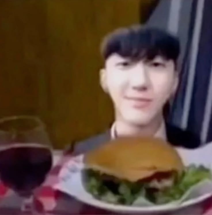 ☆ BUSCO MUTIS OTRA VEEEZ ☆
        #kpoptwt #stantwt 

☆  she | -18 | 🇦🇷

☆ staneo muchos grupos pero skz mi prio 

☆ soi re vuena, agarro confianza rapido e interactuo

♡  +  rt = mutis foreber (si son mis mutis les doi robux) 
Amigo kon kualquiera 🥺