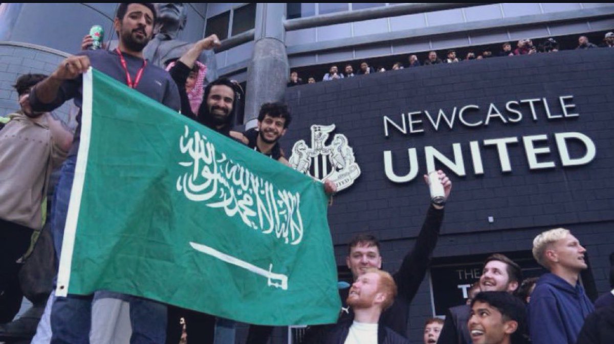 ✅ اول كاس رابطة في تاريخ النادي

✅ اول لقب في تاريخ النادي منذ 1955

✅ اول لقب للنادي مع صندوق الاستثمارات

نيوكاسل يكتب التاريخ! 🤍🖤