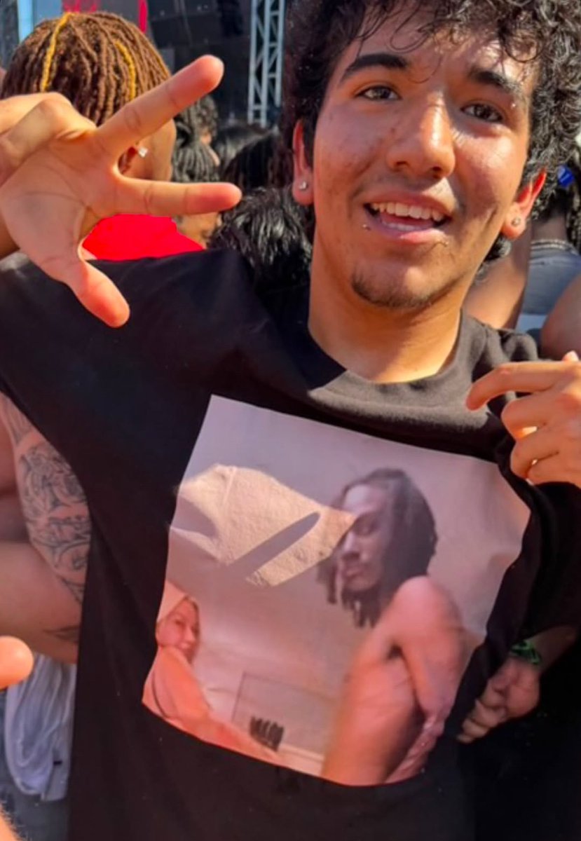 yoxics's tweet photo. Rolling Loud mfs are not real https://t.co/3aatLFNbIo