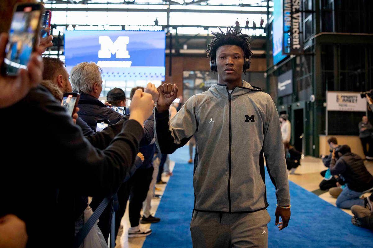 Et voilà: Michigan arrived at the fieldhouse for today's final.
