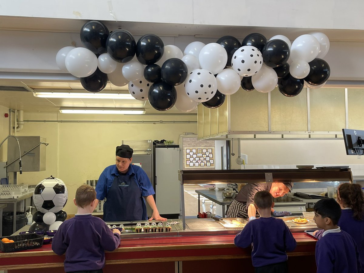 Mrs Curry tweet media