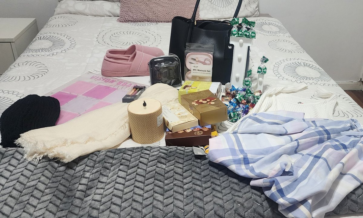 leyla_l's tweet photo. Spoils and treats #Alhamdullillah #SoGratefulForEverything https://t.co/7ia4zpLV68
