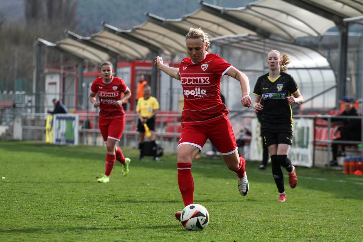 Krisztin Sára (@sarakrisztin) on Twitter photo 