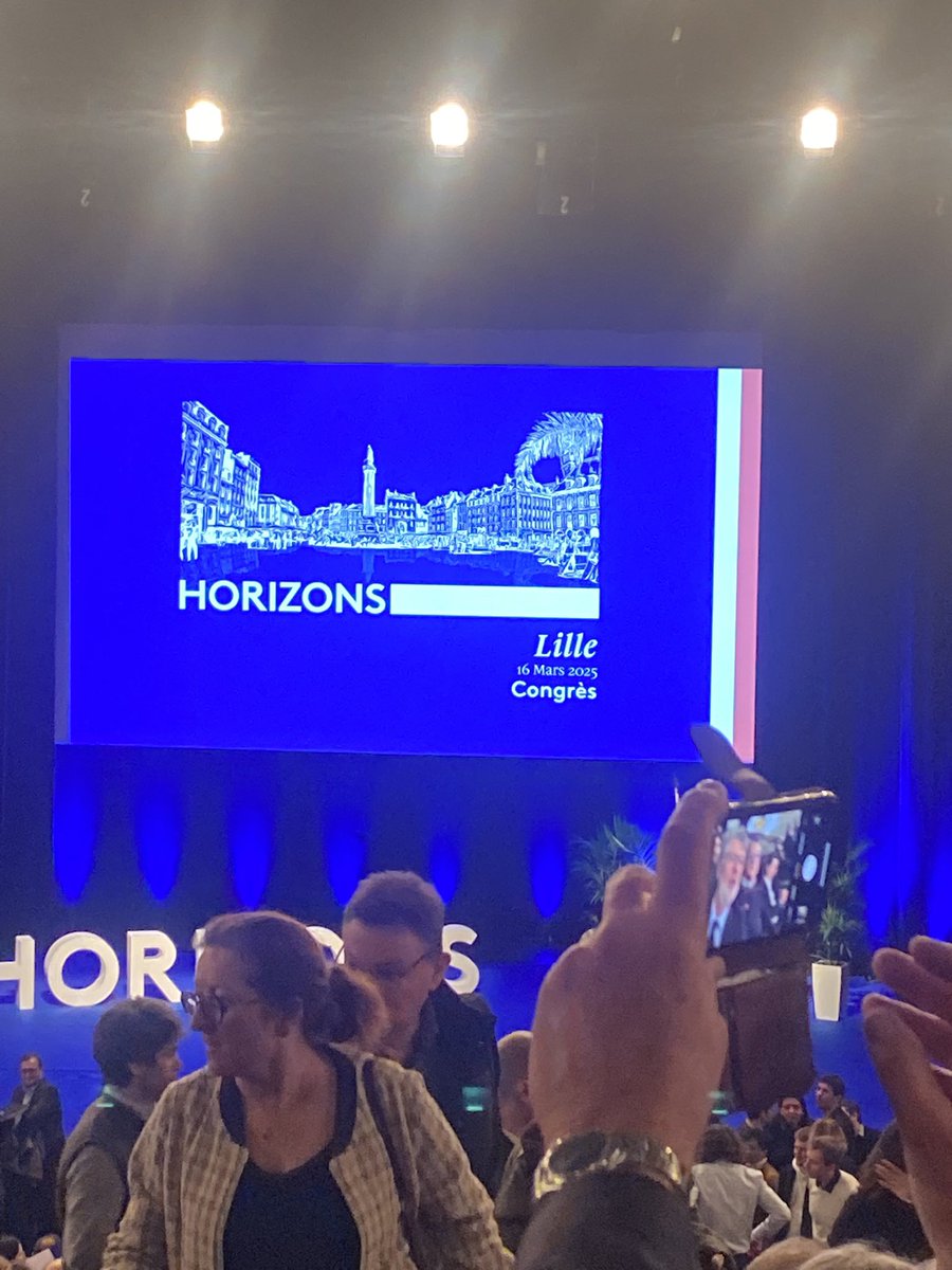horizonsloison's tweet photo. Superbe journée aujourd’hui au #congréslille @HorizonsLeParti merci aux  @HorizonsJeunes pour leur investissement https://t.co/XpijHiqLG2
