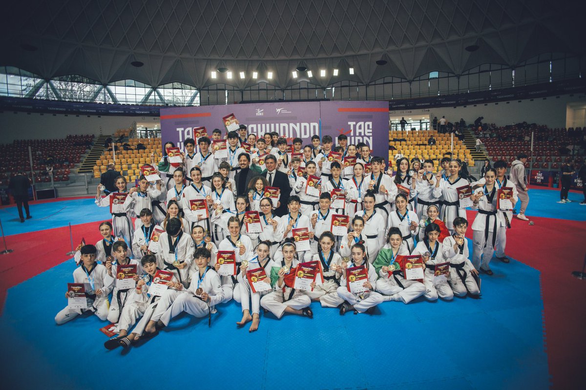 taekwondofita's tweet photo. Roma ha le sue nuove stelle!⭐️ 🇮🇹🙌🏻
📸 FITA / @RobertoZazzara
#taekwondo #itatkd #cadetti #roma2025 | @CitoTkd @andreaabodi @Coninews @SportGoverno @SporteSaluteSpA https://t.co/3nw8eTDBJW
