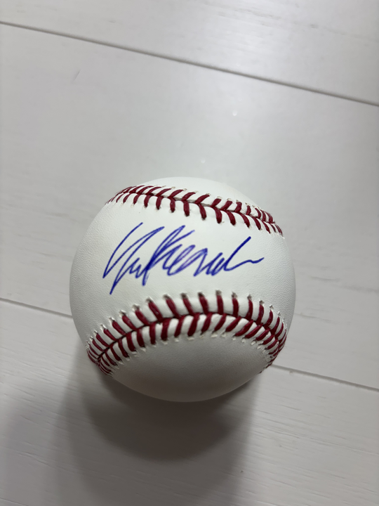 Luke Keaschall picked up a hit for the <a href="/Twins/">Minnesota Twins</a> in yesterday's Spring Breakout game, and now you can win an autographed baseball from MLB's No. 60 prospect.

Follow and repost for your chance to win!
