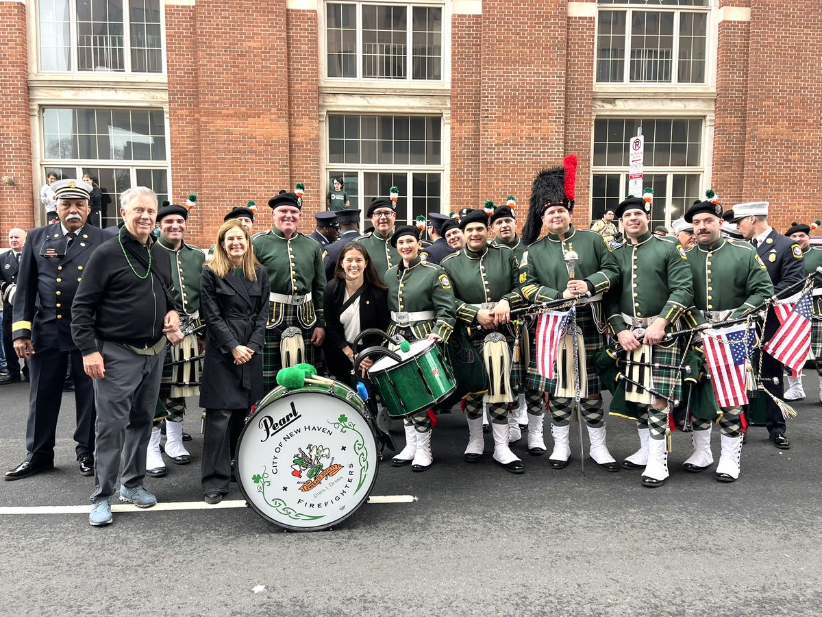 carolinetanbee's tweet photo. Happy St. Patrick’s Day, New Haven! https://t.co/lvjGD7Nrp3