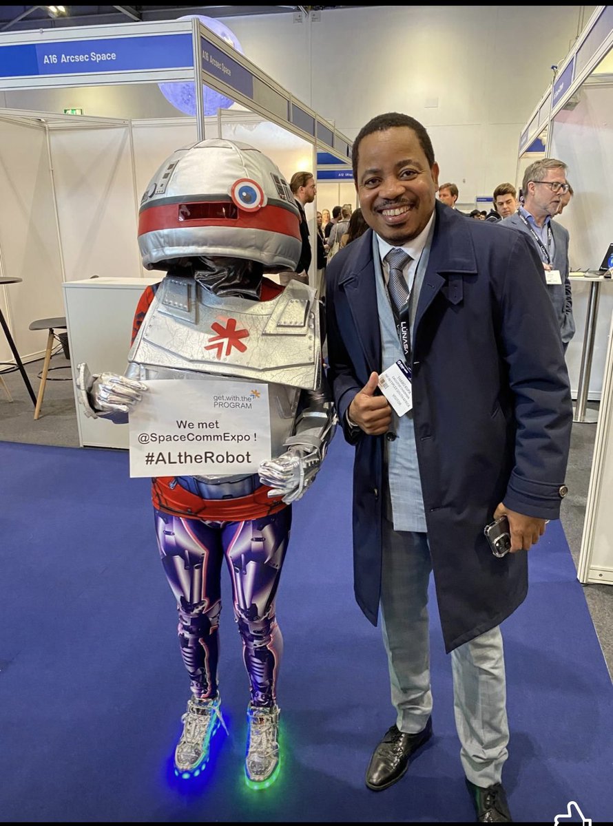 ThaboKupa's tweet image. Met AL the Robot at @SpaceCommExpo and it was an unforgettable and great experience!We’re on the brink of an exciting new era for humanity. 🚀🌟 #SpaceComm #Innovation #NextGenTech