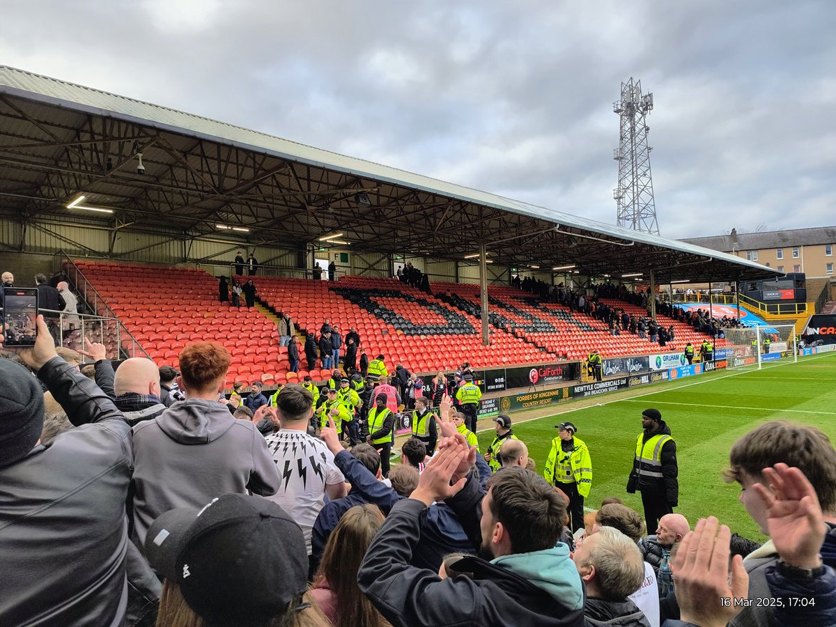 I'd like to apologise to Lyall and Jordan as Iv said many times players who want to move on shouldn't be included in games. What I will ask though is rip up the pre contracts. Stay for the ride this club are on. Thanks for reading