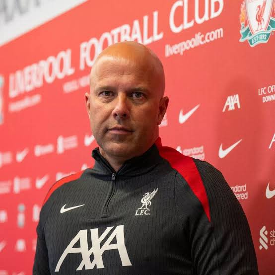 ibrakasuga's tweet photo. Liverpool kutoka kwenye nafasi ya kushinda makombe 4 mpaka sasa wamebaki na kombe 1 tu. 
🛑FA Cup wametolewa Roundi ya 4
🛑UEFA CL Wametolewa raundi ya 16 bora 
🛑Carabao Cup wamefungwa Fainali
✅Wanaongoza Ligi Kuu Uingereza EPL kwa tofauti ya alama 12. https://t.co/yEVRjlH89L