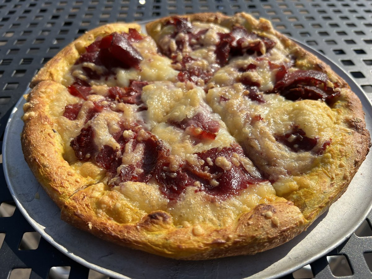winkinglizard's tweet photo. The countdown to St Paddy's Day is on! 
🌈🍀🦎

St Paddy's day specials are only available through tomorrow, 3/17!
🌈Reuben Barrels ☘️ Irish Pizza 🌈 Reuben 🍀 Danny Boy Paddy Melt 🌈 

Check out the St Paddy's Day menu here https://t.co/4JSvFZzODi

#IrishPizza #stpaddysday https://t.co/opIOinlJZz