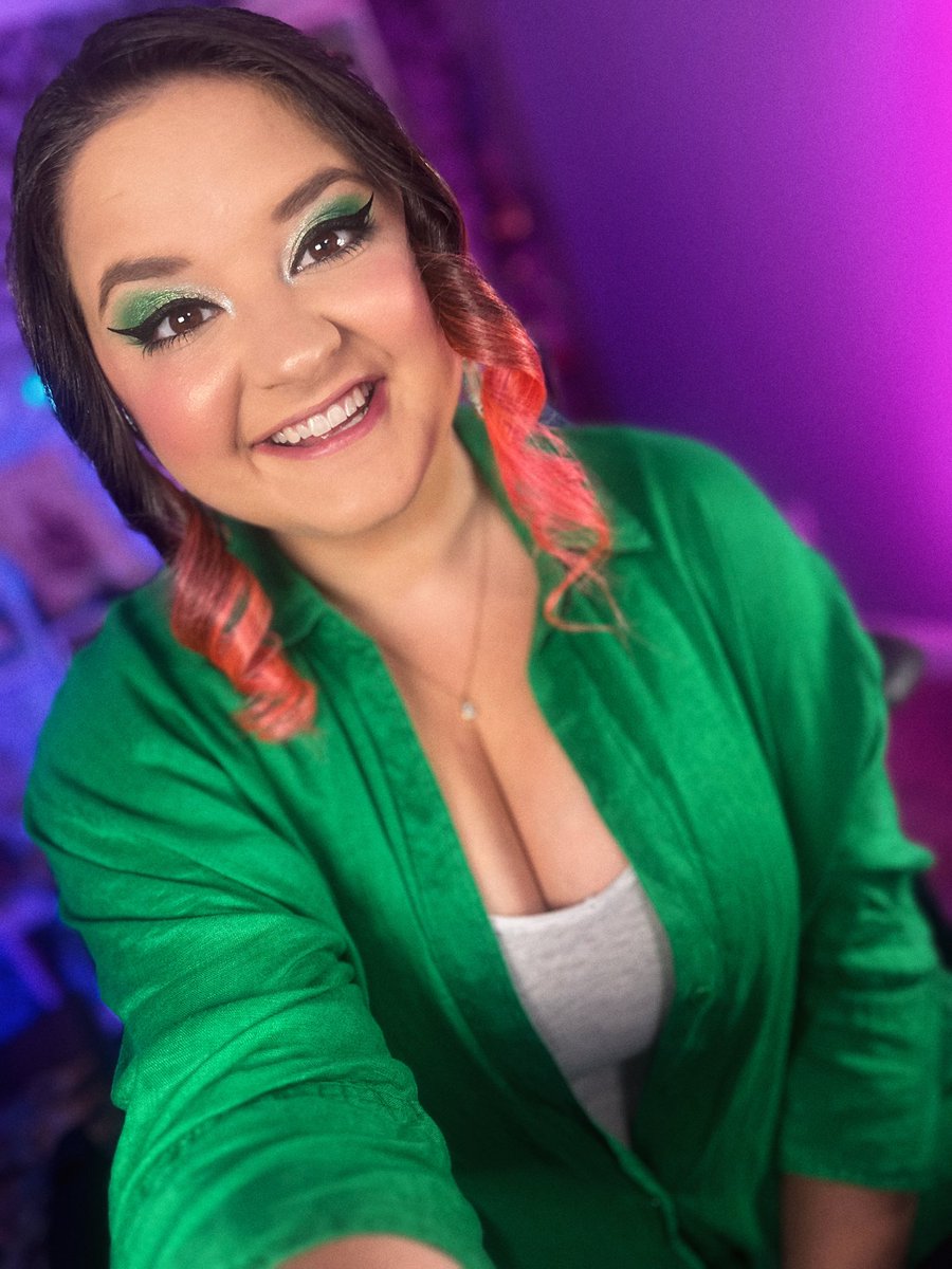 It’s time to battle NG+ Laxasia!!!! Please come hold my hand, I’m scared 👉🏼 Twitch.tv/RoxAndStone  🪨💚✨