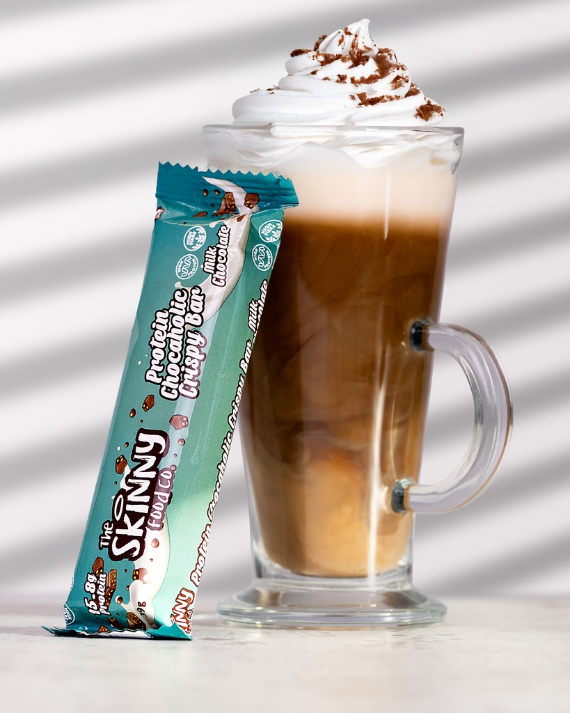 skinnyfoodco's tweet photo. Crunch. Choc. Protein. Repeat. 🍫✨ 

The Skinny High Protein Chocaholic Crispy Bar is the ultimate guilt-free treat—packed with protein, loaded with crispy goodness, and bursting with rich chocolate flavour. 💪🔥 https://t.co/RQypMyUWuj