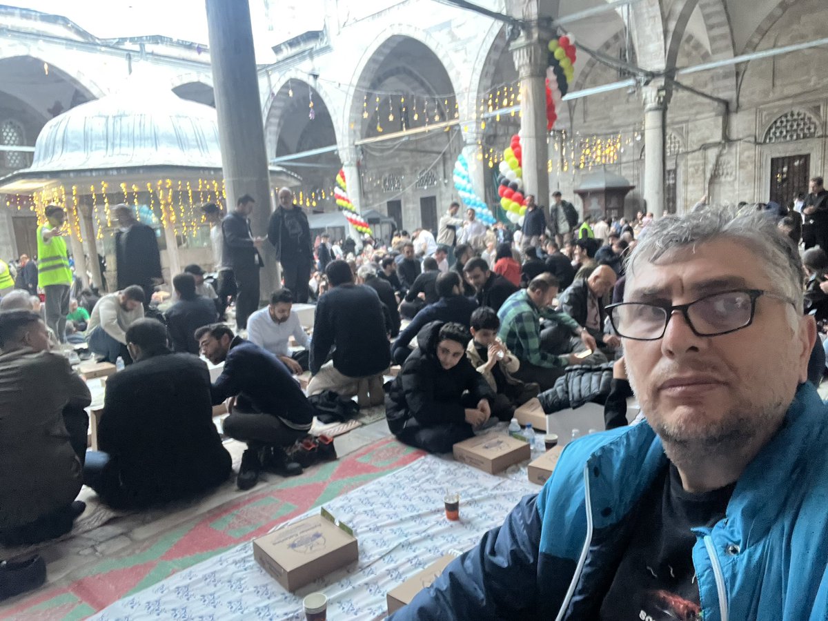 LHANOrhan's tweet photo. 7 Hilal 🌙 derneğimizin Geleneksel Medine Usulü İftarlarında dostlarla birlikteydik.
Bizlere Medine-i münevvere yi yaşatan derneğimize teşekkür ediyoruz 
Allah kabul etsin Rabbim tüm mazlumların yardımcısı olsun https://t.co/W1maVVnMVf