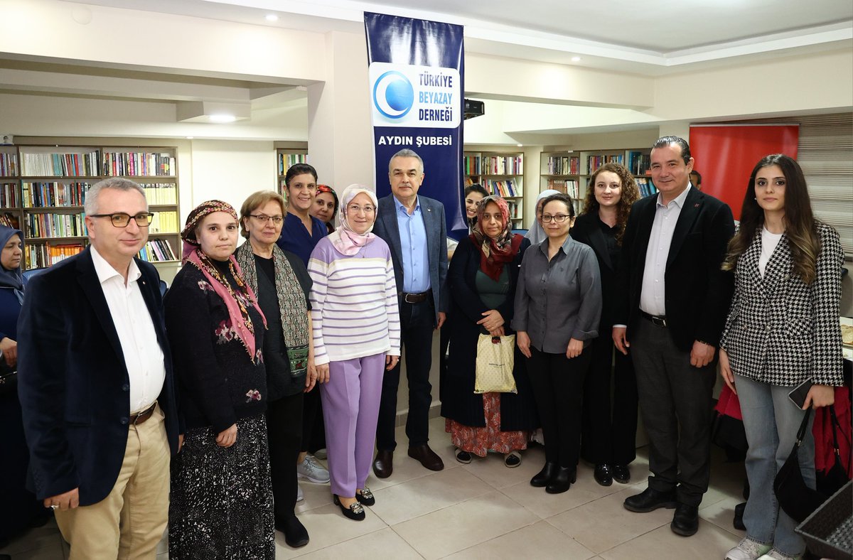 Beyazay Derneği Aydın Şube Başkanlığımızın düzenlemiş olduğu iftar programına katıldık. Ramazan’ın bereketini paylaşarak, birlik ve beraberliğimizi pekiştirdiğimiz bu anlamlı programın hazırlanmasında emeği geçen Dernek Başkanımız Sayın Demet Pilevneli ve yönetimine teşekkür