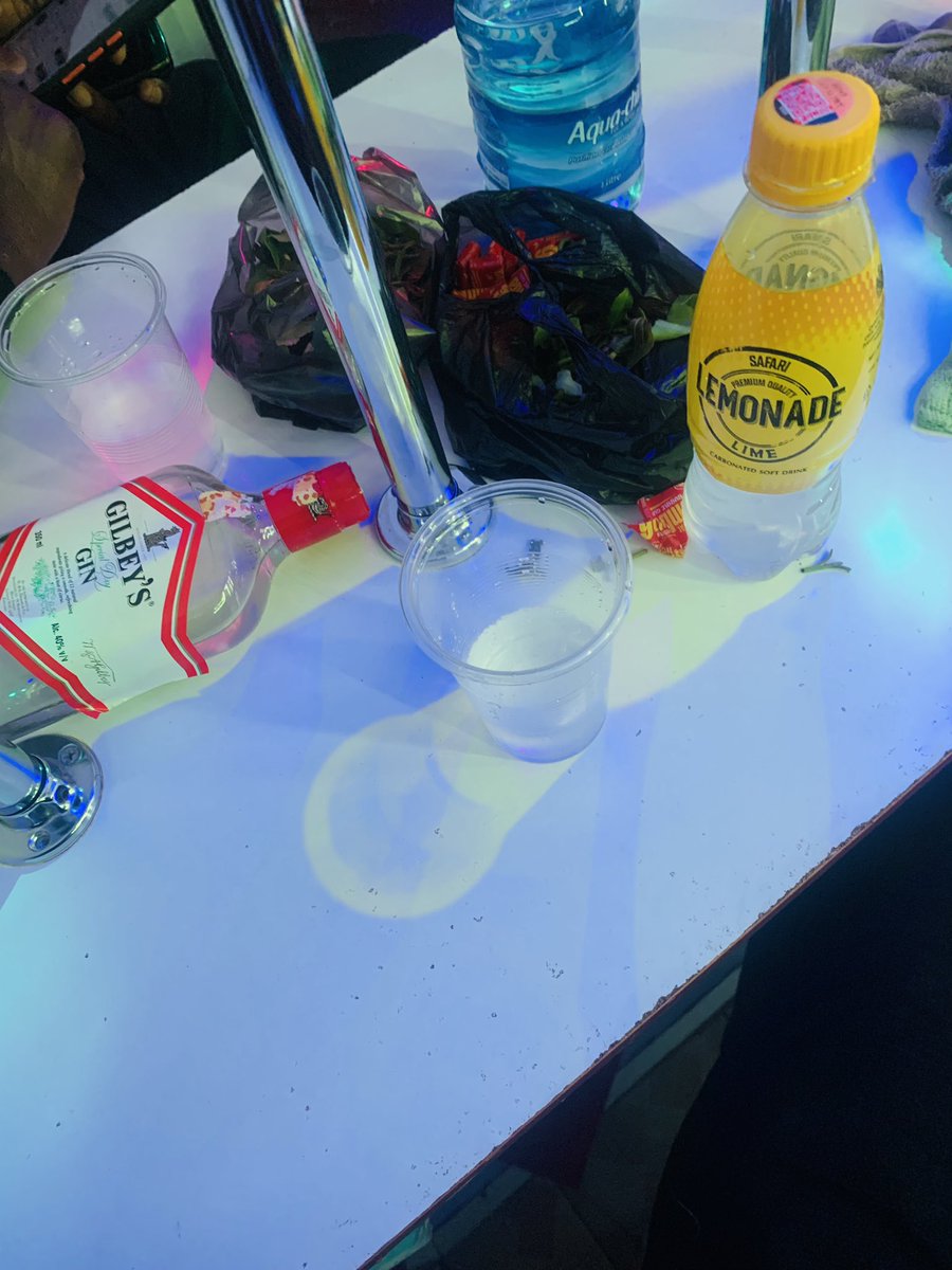 mimi nikaaa nimezimaa tuongee kesho😒😒