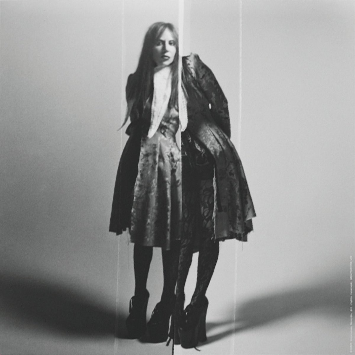 Pues pasada una semana desde su lanzamiento, “MAYHEM” se comporta como uno de los álbumes más sólidos en la discografía de Lady Gaga.
Su primera mitad es, probablemente, la sucesión de tracks más excelente en el pop en los últimos años.