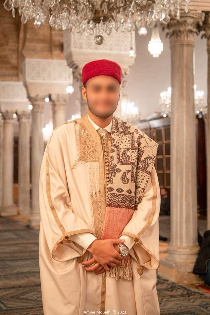 Tunisianesque's tweet image. 🇹🇳✨| Aujourd’hui c’était la journée nationale de l’habit traditionnel, l’occasion de célébrer notre magnifique héritage vestimentaire !

Rappelons-nous toujours que l’amour du pays, c’est aussi dans le vêtement, et que les grandes nations sont celles qui s’assument pleinement.
