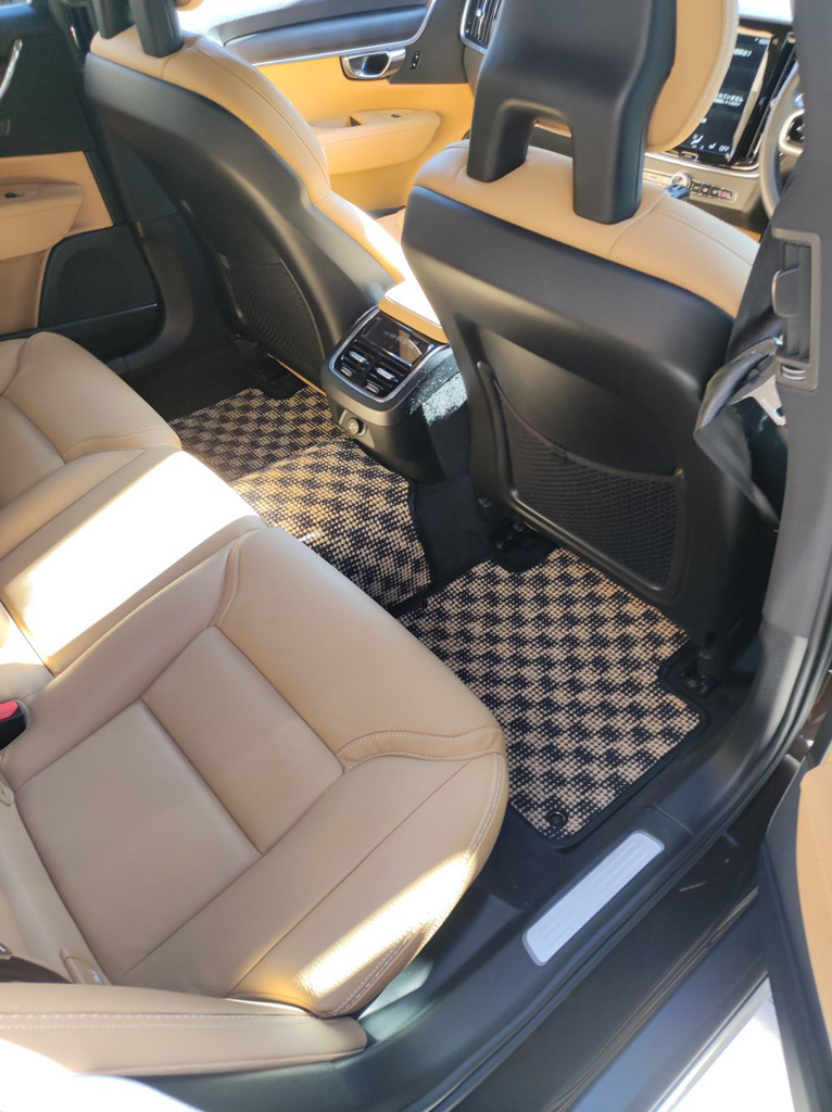 OfficialKAROmat's tweet photo. TOCO様の #カロマット 装着事例です。

車種:#VOLVO #V90CC
マットタイプ:#FLAXY ブリリアントベージュ(VOLVOディーラー様限定販売のコラボ製品)

内装の気分を変えるために購入。
内装色とも合っていて、華やかな感じになりました。
【装着事例】https://t.co/xW71Sc04CS

#KAROマット #KARO #ボルボ https://t.co/a3kiyUoUnT