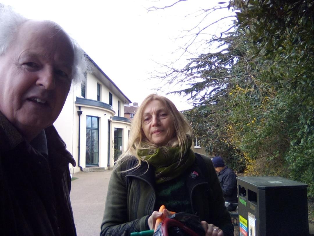 SPUGHackney's tweet image. Fantastic little pick up session in Springfield Park @SPUGHackney Secretary @sartain_stephen "Big Thank you to Deborah for taking the lead and everyone who came to help keep our lovely park clean @hackneycouncil Parks Staff - please come and visit and enjoy our beautiful park"