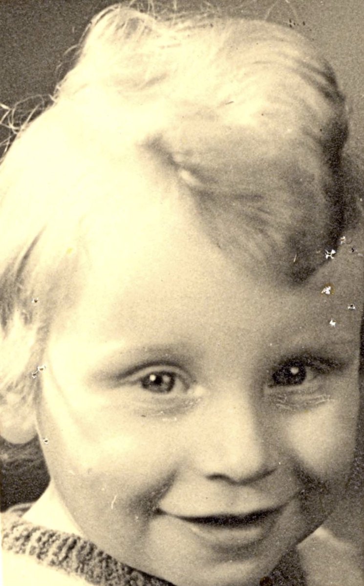 AuschwitzMuseum's tweet photo. 17 March 1939 | A French Jewish boy, Gerard Levy, was born in Paris. 

In December 1943 he was deported to #Auschwitz and murdered in a gas chamber. https://t.co/j8GBuk5TJJ