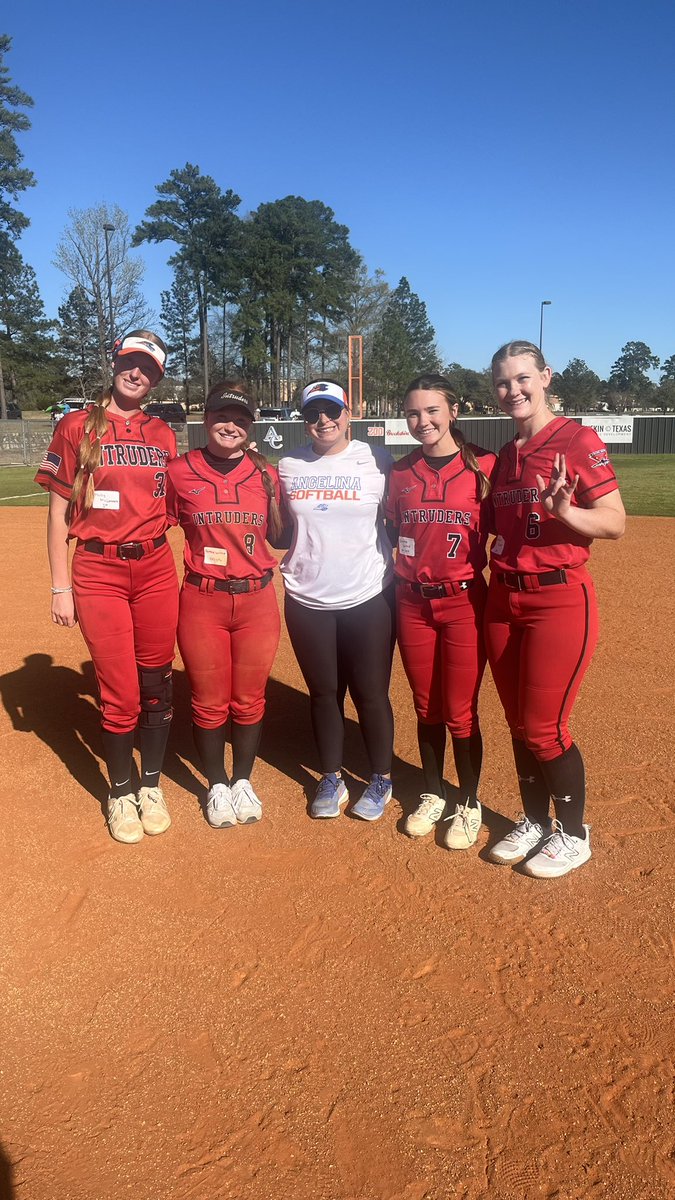 Had the best time at the <a href="/ACRunnersSB/">Angelina College Softball</a> camp today! I also got to meet some of my future teammates! Thank you for having me out today Coach Brette and Coach Sandy! #runem 🧡💙

<a href="/CyWoodsSoftball/">Cy Woods Softball</a> <a href="/TXIntruders_GLD/">TX CF Intruders 18U/16U Gold Program</a>