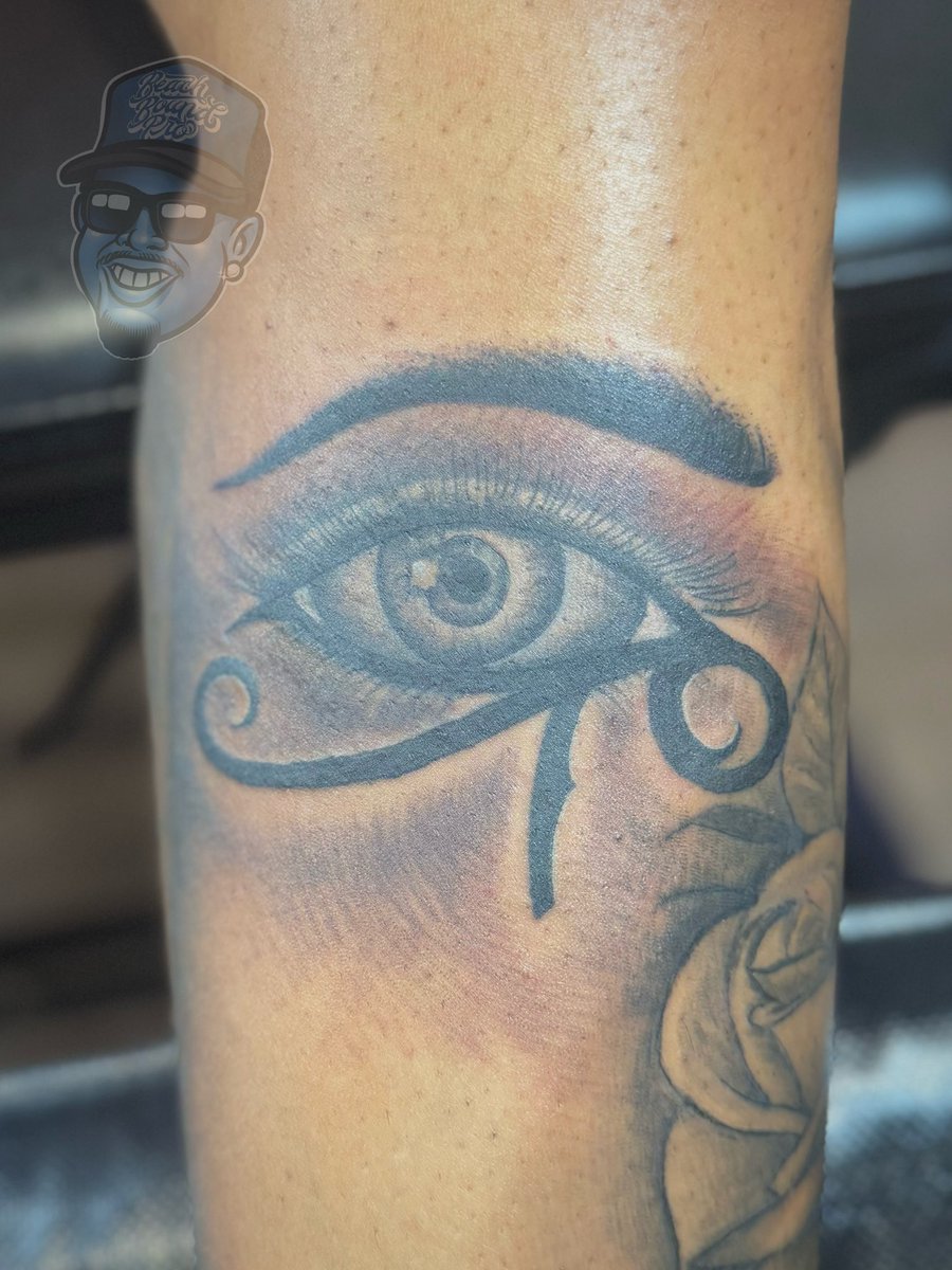 beachboundpro's tweet photo. The eye of raw tattoo 🌊🌊📨

#tattoo #tattoos #ink #tattoosleeve #beachboundpro #beachboundpros #beachboundproteam #beachboundprofessionals #bishoprotary #bishoprotaryitaly #inkcap #dynamicink #art #artist #instagramtattoo #pensacolatattoo #fortwaltontattoo #savannahtattoo https://t.co/X2gGVWGU9b