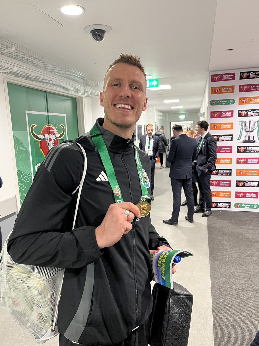 DailyNUFC_'s tweet image. Dan Burn's story…
❌ Released by Academy aged 11
🛒 Pushed trollies at Asda
🙏 Worked his way up the leagues
✍️ Signed for Newcastle at 29
🤩 Champions League goal at 31
🏴 England call-up at 32
🏆 POTM at Wembley
🏆 Winner at Wembley
#NUFC