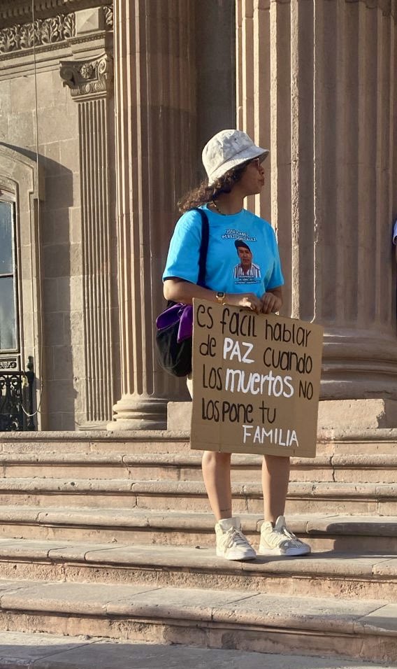 <a href="/El_Universal_Mx/">El Universal</a> <a href="/fernandeznorona/">Fernández Noroña</a> es mierda, eso es todo