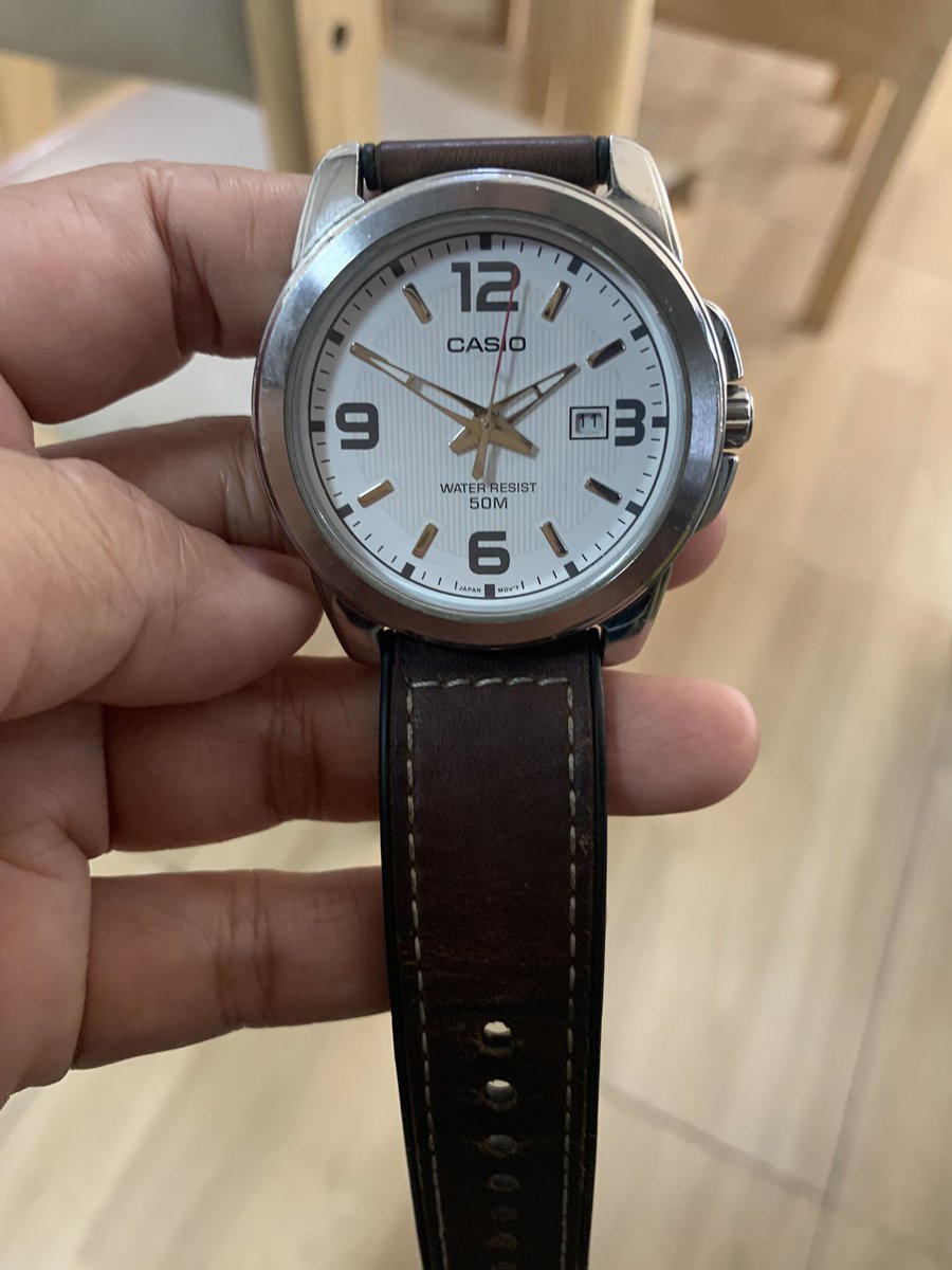 A4sons's tweet photo. Casio นาฬิกาข้อมือ ผู้ชาย สายหนัง 
กันน้ำลึก 50 เมตร
หน้าจอแสดงวันที่ตรงตำแหน่ง 3 นาฬิกา
เลขอารบิคขนาดใหญ่อ่านง่าย
ดีไซน์เรียบง่ายใช้สะดวก
สายหนัง

🛒📌https://t.co/21W1QLAL16

#ช้อปปี้แฟชั่น https://t.co/ilSACHPb4C