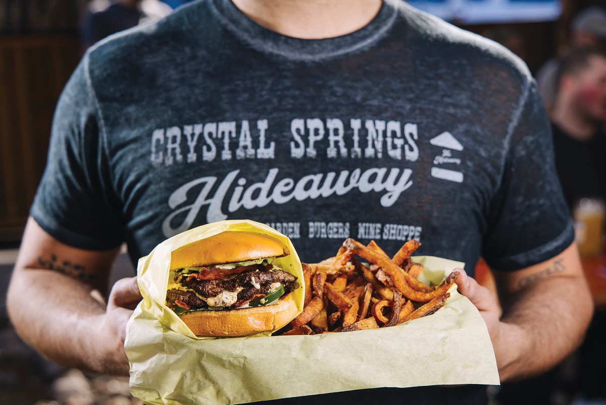 My latest story for <a href="/FWTXmag/">Fort Worth Magazine</a> combines two of my loves: Fort Worth history &amp; burgers fwtx.com/eat-drink/crys…