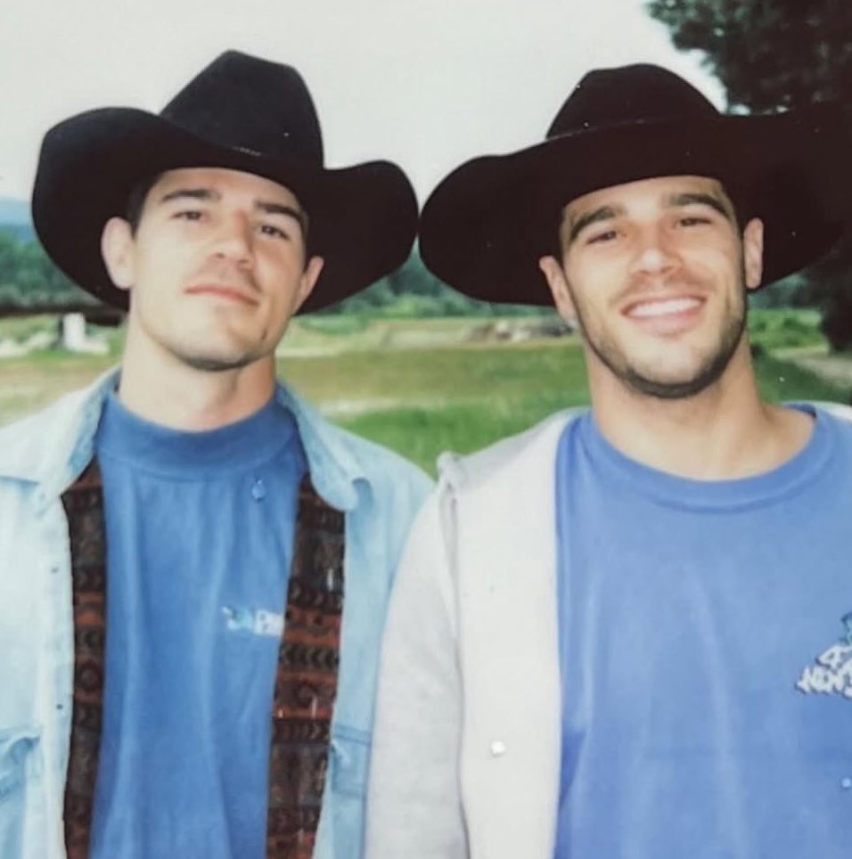 Tucker &amp; Eric Des Lauriers

Brothers from the Boston area and New York City. Tucker was on season 26 of Big Brother where he placed 11th and was eventually crowned America's Favorite Houseguest. Eric is a Senior Research Analyst and has a Masters in Finance from Boston College.
