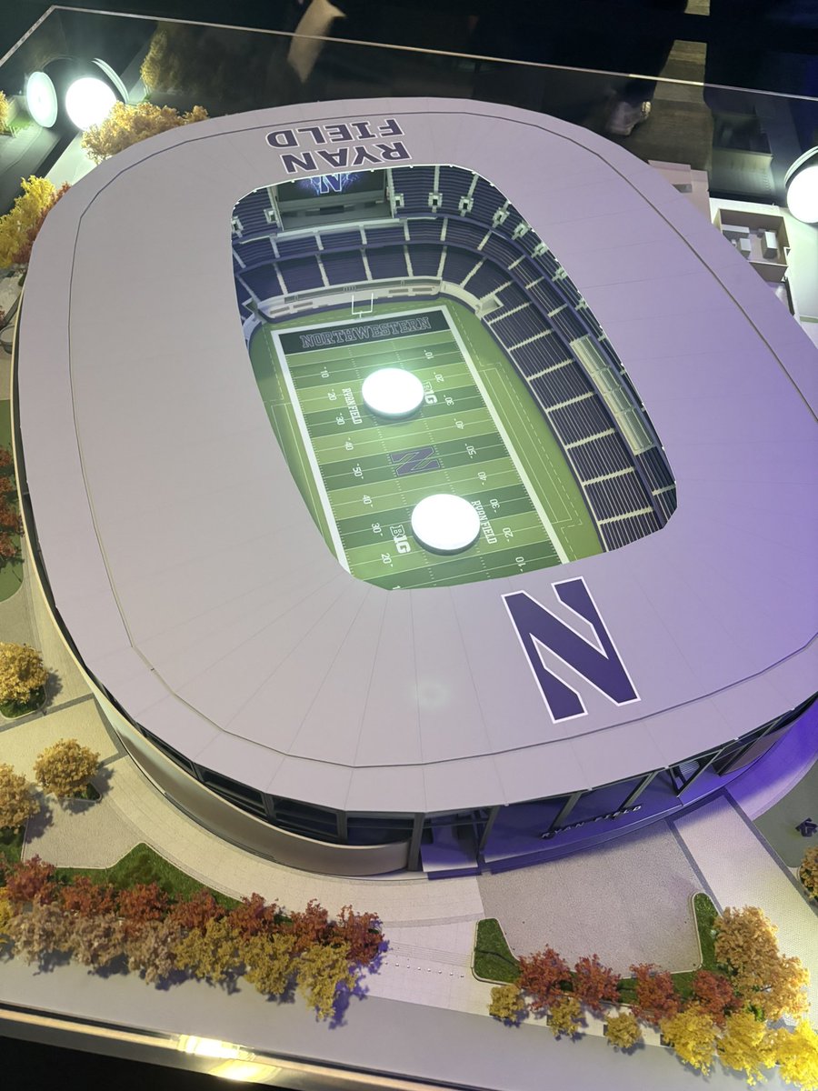 Jettfeeney3's tweet image. Lots of exciting things going on at @NUFBFamily Appreciate the staff taking time to share the vision and plan to W.I.N. @CoachLujan @zmart_15 @PetersNUFB