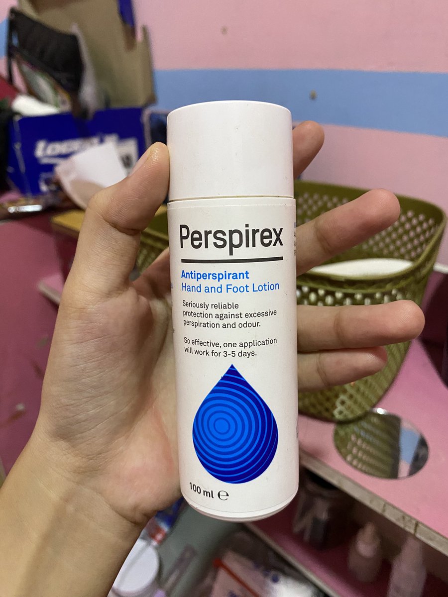 pisacwe's tweet photo. Preloved
Perspirex hand and foot lotion 

Isi 90% 
pemakaian 5 kali doang (buat lamar kerja) 
HARGA JUAL 100 saja 
Bisa 🍊 https://t.co/E4fakNjxO0