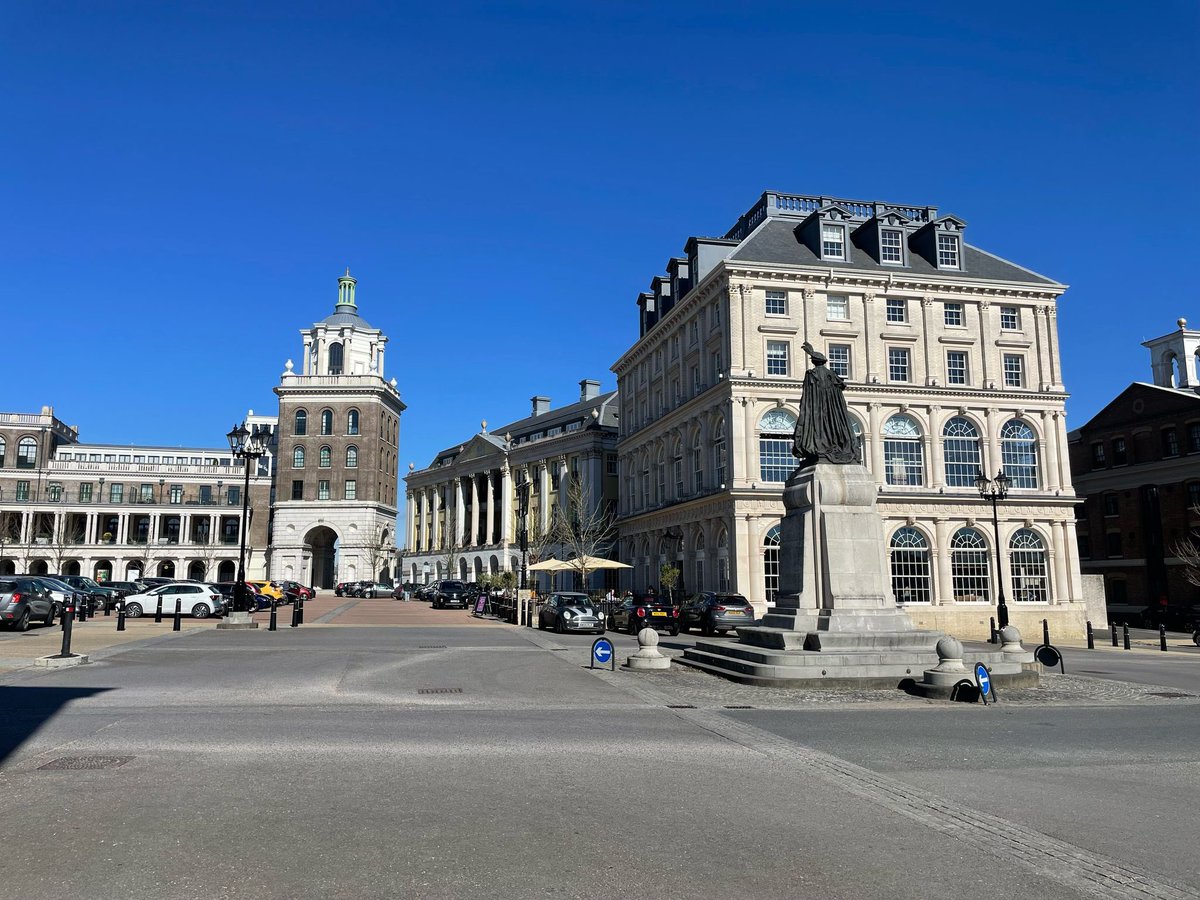 Final morning in Poundbury! #UrbanSustainability #BGSYear12 #ALevel #IB #BGSGeography <a href="/LeesonHouse/">Leeson House Dorset</a> <a href="/BedfordGirlsSch/">Bedford Girls' School</a> #fieldwork