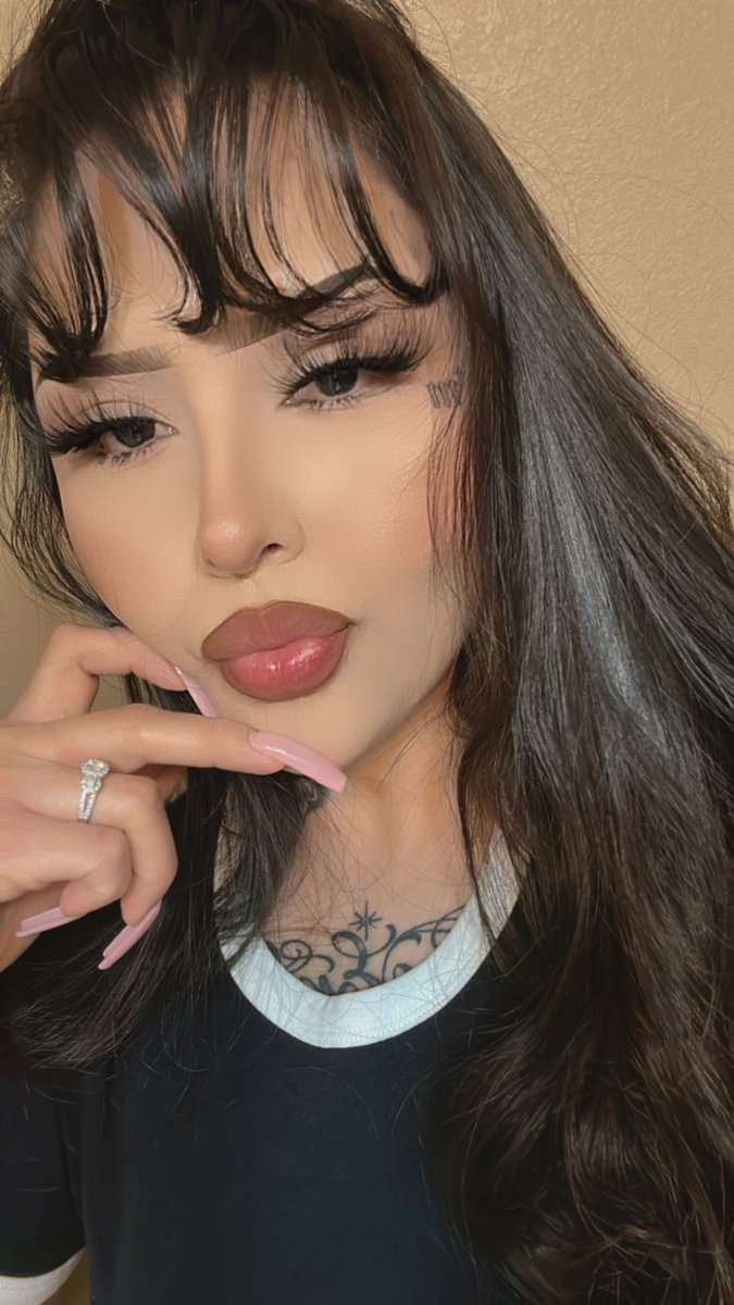 deepnlove_'s tweet photo. 💋 https://t.co/qUjPlOzSVO