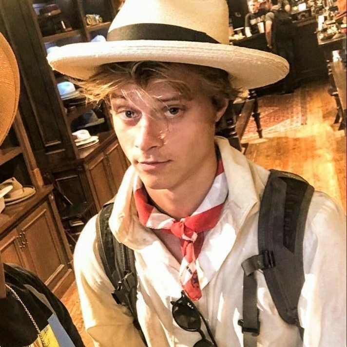 YOUNGHEROSCOCK's tweet photo. 𝗟𝗢𝗥𝗘𝗡𝗭𝗢 𝗠𝗢𝗡𝗧𝗚𝗢𝗠𝗘𝗥𝗬 𝗗𝗘 𝗟𝗨𝗖𝗔.

            the guy next door, 21 years old.
            australian, leo, golden retriever 
            spirit, vers(+top). 𝗺𝗮𝘁𝘂𝗿𝗲 𝗰𝗼𝗻𝘁𝗲𝗻𝘁. https://t.co/0vcfLDT7qg
