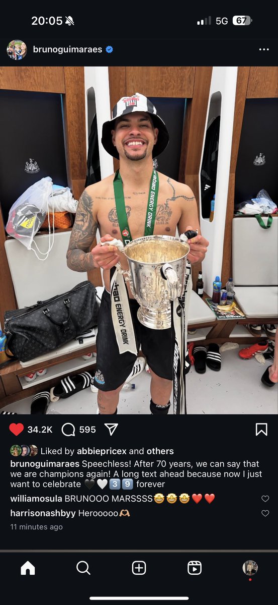 MeganPrice198's tweet photo. Weeks ago my son Henley gave Bruno a hat so they could match, today Bruno took that hat to Wembley and wore it holding our first cup in 70 years
What a man he is and what a club we have got, Howay the lads 🖤🤍
@brunoog97  @NUFC  #NUFC  #CarabaoCup https://t.co/a3zW3Gi6Mt