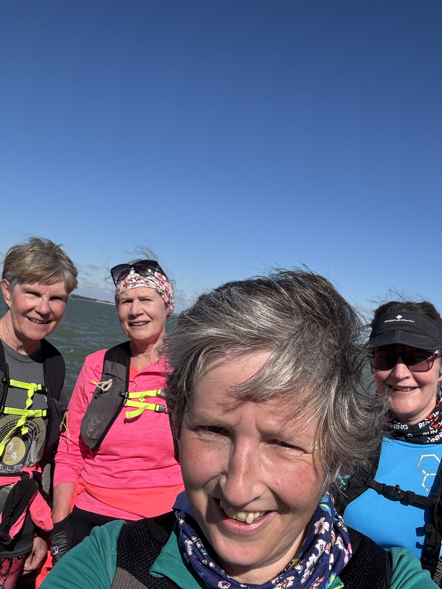 27miles #nhs1000miles this week. A few plods with pals, and some busy days at work. Beautiful blue skies this morning but blinking freezing down by the sea!