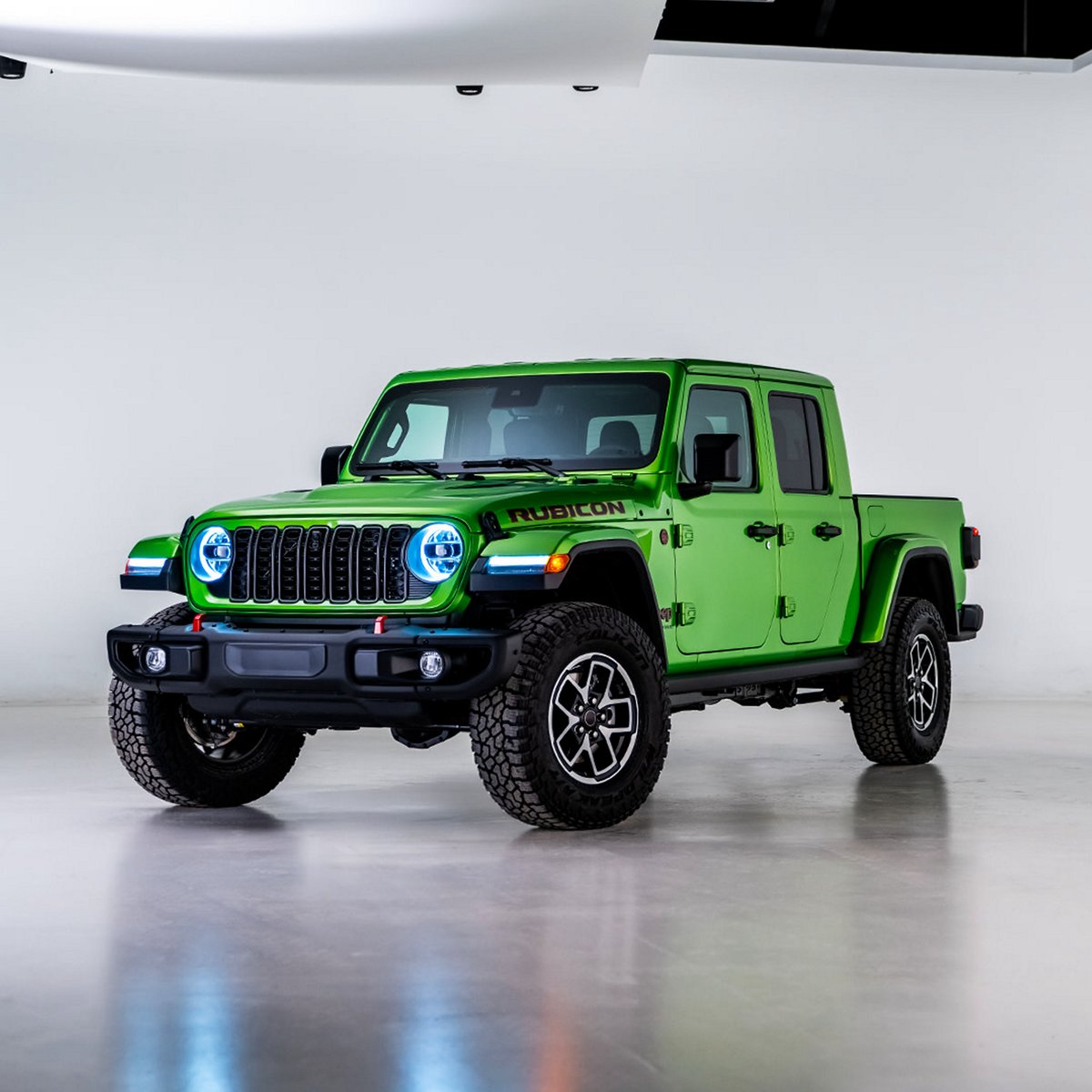 CourtesyCJD's tweet photo. Mojito is back for the Wrangler and now available for the Gladiator—either way, we'll take it on the rocks https://t.co/yh1TWl3VDb