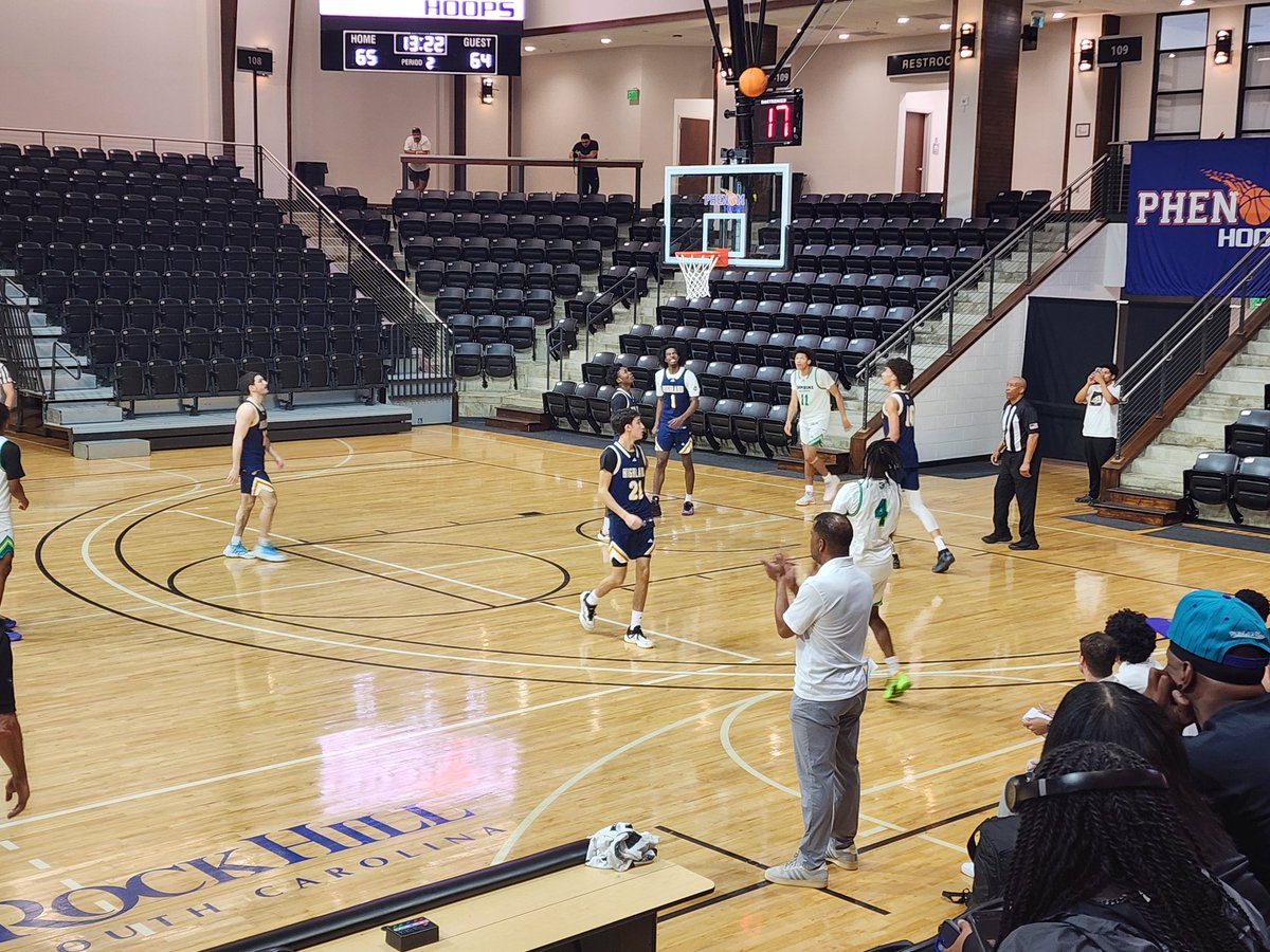 Big time game here at the #PhenomPGNationals 

Highland School vs. Combine Academy 

5🌟2025 Nate Ament
2025 Kaden Magwood 
2025 Josiah Parker
2025 Caleb Thomas
2025 Julian Rivera
2026 Yohance Connor