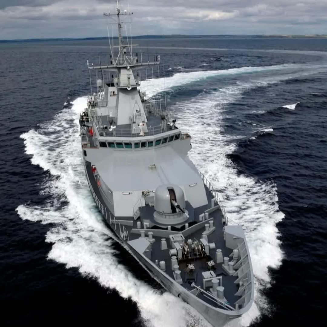 L.É. William Butler Yeats will be alongside Carlisle Pier, Dun Laoghaire tomorrow 17th March and open to the public for tours from 13:00-16:00. 
Call down and ask about the part time opportunities in the Naval Service Reserve.
