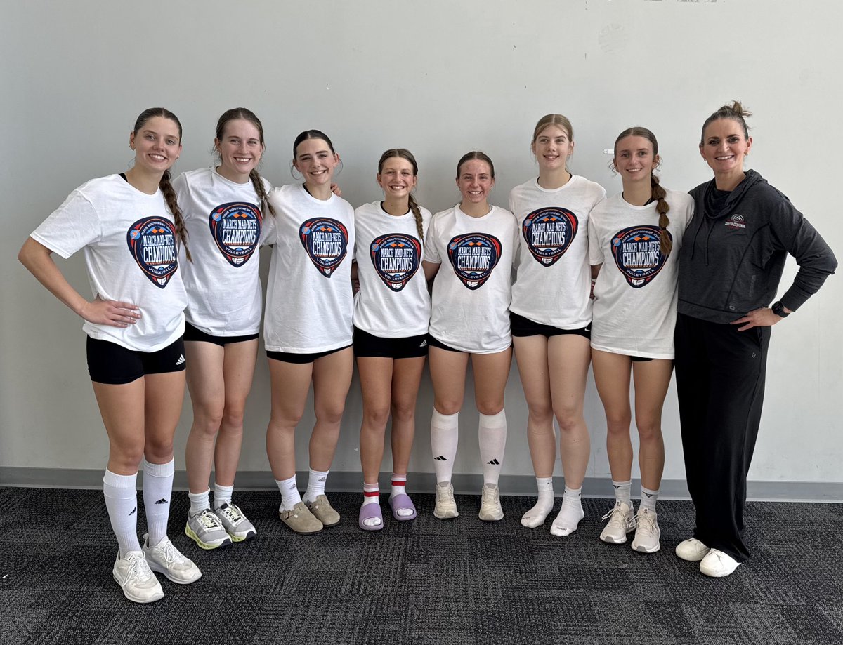 Champions x2! Taking a second championship for the weekend, this time at SWI Council Bluffs, good work ladies! ♥️🏐💪🏻