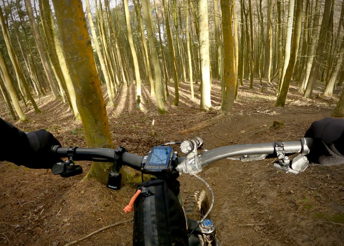 Careful in the Win Hill woods folks, I think there was an alien following me yesterday 😳🤪
#mtb #mtblife #alieninthewoods #ifyougodowninthewoodstoday