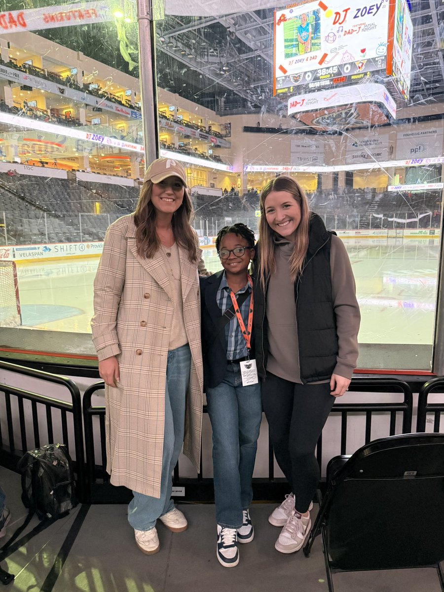 🚨 
What do you do when your student dreams of becoming a sports anchor? You call up the pros!
Shoutout to @lvphantoms and @senetworktv for giving our aspiring journalist a chance to go behind the scenes and get hands-on experience. This is how we turn dreams into reality!